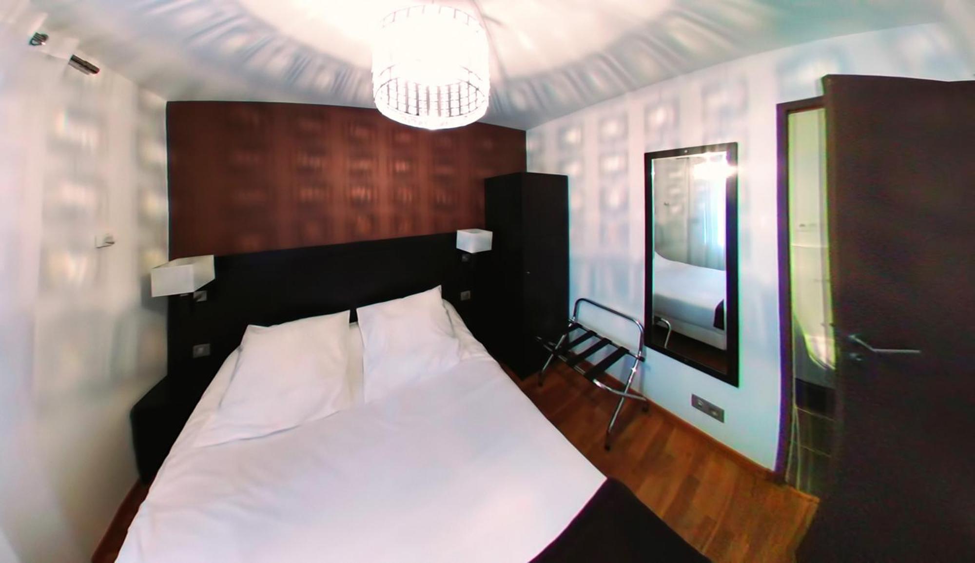 Hotel Au Bon Coin Cloyes-sur-le-Loir エクステリア 写真